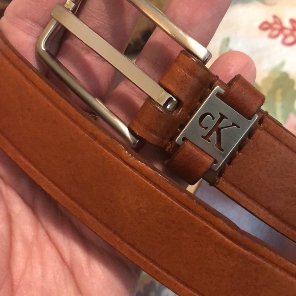 CALVIN KLEIN size S/M Honey Tan Leather bright silver  Discrete Logo $52 NEW - Picture 5 of 16